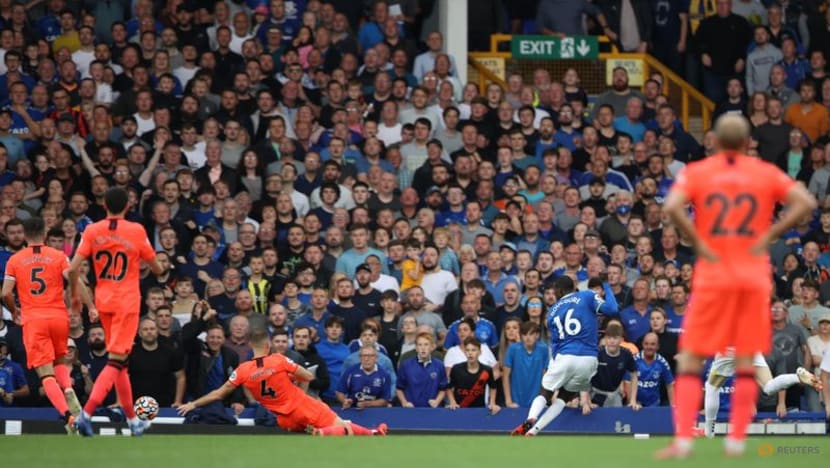 Football: Everton condemn Norwich to sixth straight defeat Football: Everton condemn Norwich to sixth straight defeat