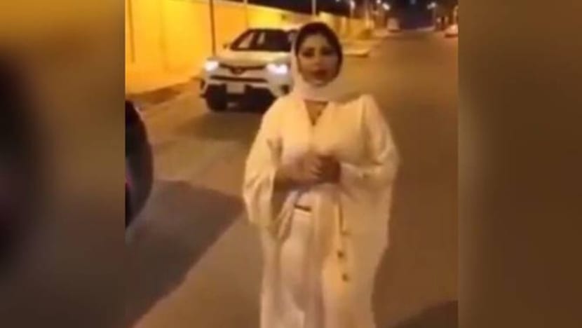 Saudi siasat penyampai televisyen wanita kerana berpakaian 'tidak sopan'