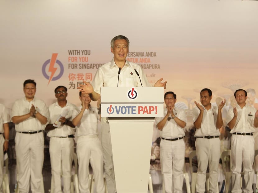 Prime Minister Lee Hsien Loong at an Aljunied GRC rally at Defu Lane on Sept 4, 2015, Photo: Wee Teck Hian/TODAY