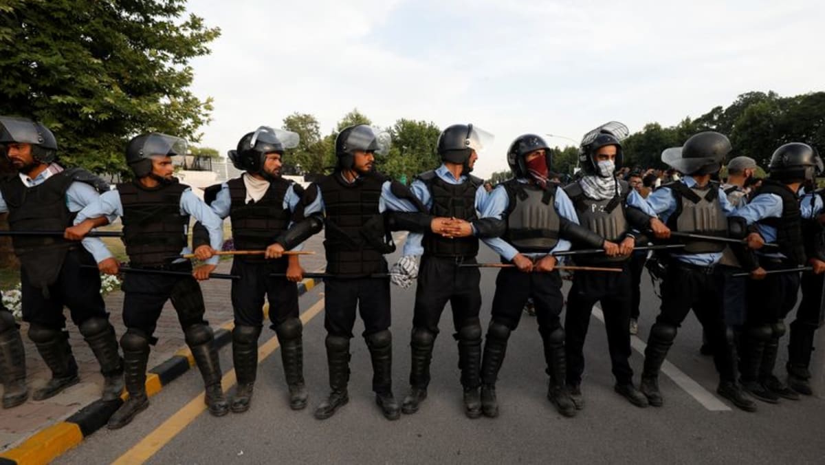 Pakistan authorities gear up for Imran Khan’s supporters at his court hearing Pakistan authorities gear up for Imran Khan’s supporters at his court hearing