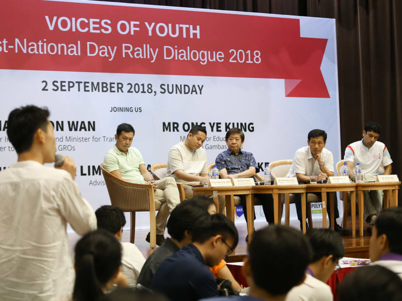 (On stage, left to right) Dr Lim Wee Kiak, Mr Amrin Amin, Mr Khaw Boon Wan, Mr Ong Ye Kung and Mr Vikram Nair at the Sembawang GRC Post-National Day Rally Dialogue – Voices of Youth at Canberra Community Club on Sep 2, 2018. (On stage, left to right) Dr Lim Wee Kiak, Mr Amrin Amin, Mr Khaw Boon Wan, Mr Ong Ye Kung and Mr Vikram Nair at the Sembawang GRC Post-National Day Rally Dialogue – Voices of Youth at Canberra Community Club on Sep 2, 2018.