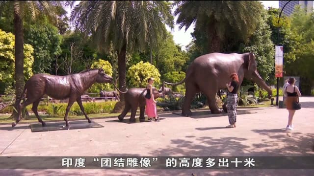 滨海湾花园迎来全球最长雕塑展品