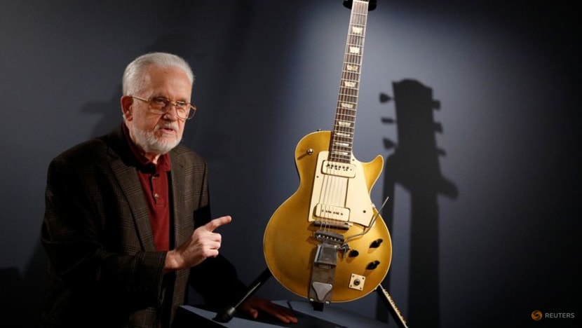 Legendary electric guitar inventor Les Paul's personal Gibson up for auction Legendary electric guitar inventor Les Paul's personal Gibson up for auction