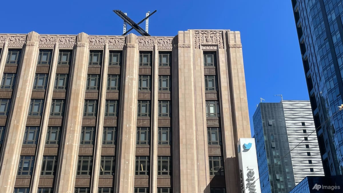 X' logo installed atop Twitter building, spurring San Francisco to investigate permit violation - CNA