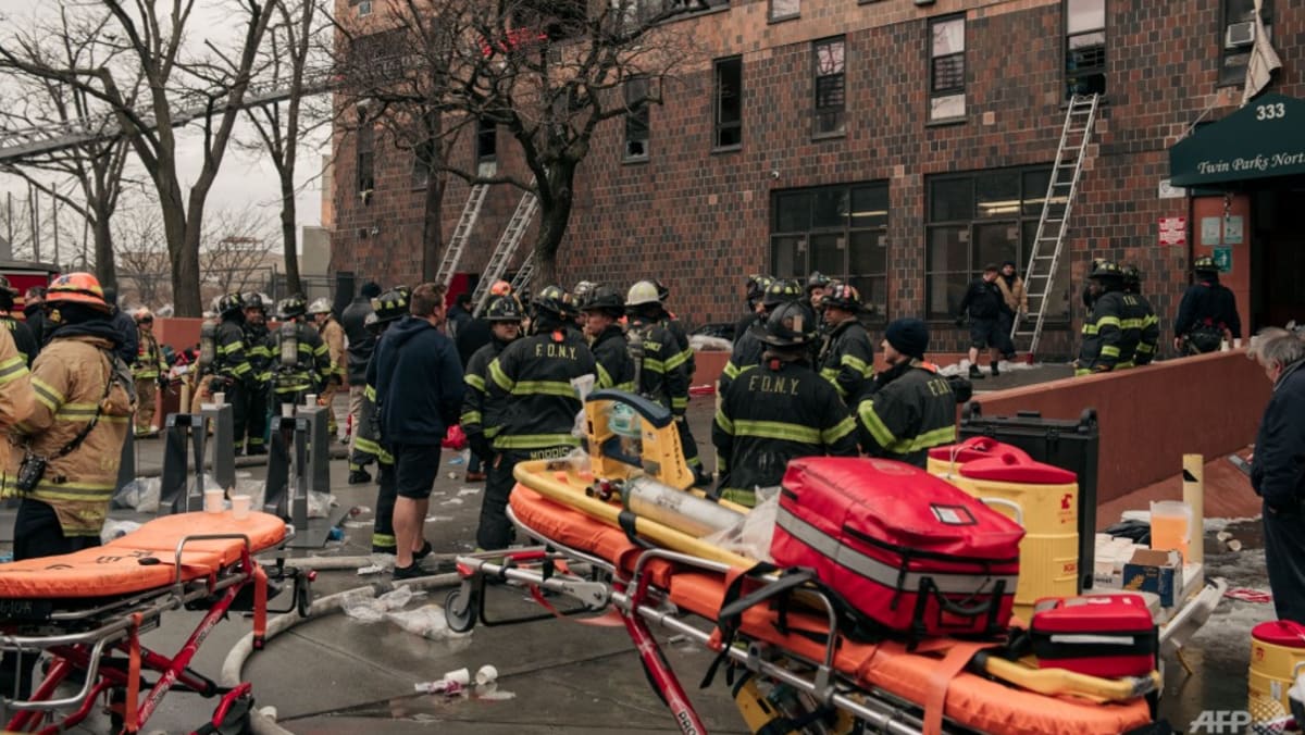 Kemungkinan malfungsi pintu di bawah pengawasan dalam kobaran api Kota New York yang mematikan