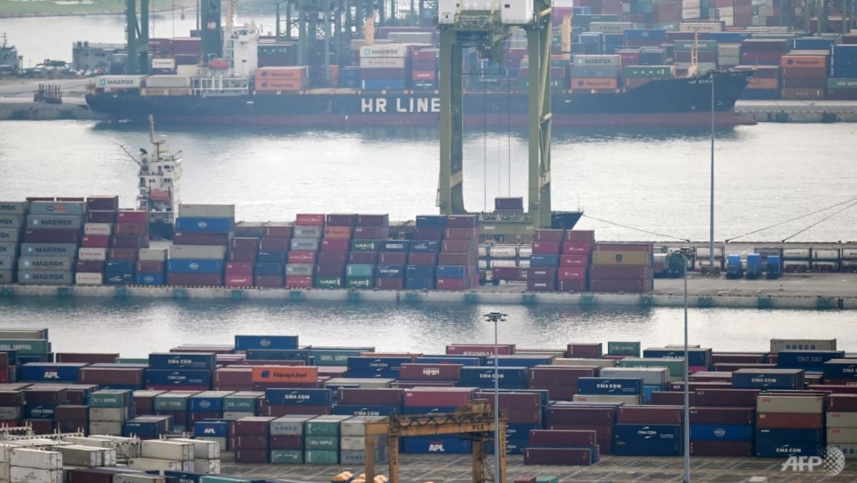Ekspor Singapura naik 17,9% di bulan Oktober