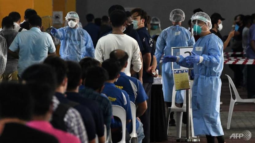 Low community prevalence of COVID-19, 0.03% of people with acute respiratory infection test positive: Gan Kim Yong Low community prevalence of COVID-19, 0.03% of people with acute respiratory infection test positive: Gan Kim Yong
