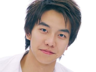 Lee Seung-gi receives 5.4 billion won in dispute with management but will donate it to charity
