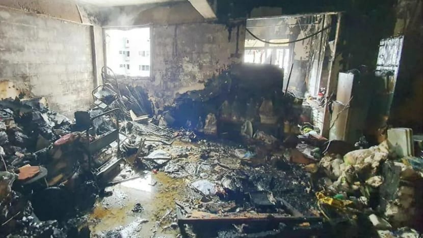 Flat Ang Mo Kio terbakar; 7 orang dibawa ke hospital