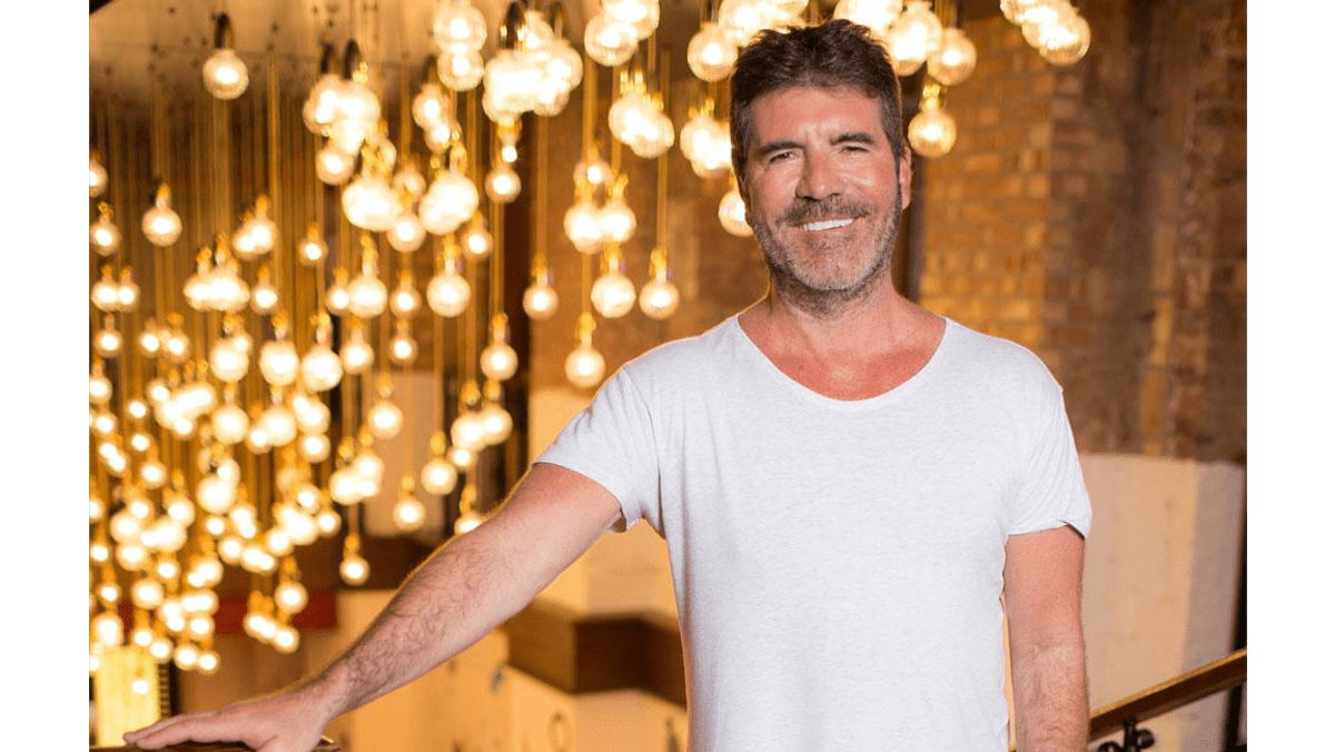 Simon Cowell's fatherly bond 8days