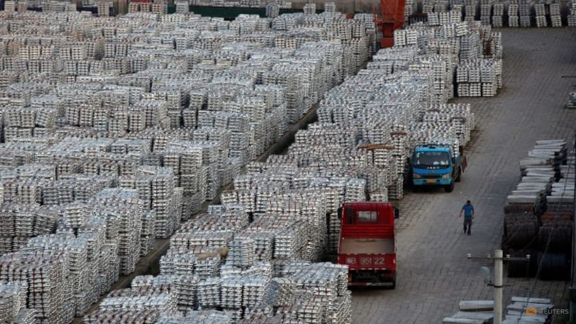 China Aug aluminium output falls for 4th month as supply cuts mount