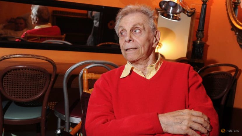 Influential US comedian Mort Sahl dies at age 94 Influential US comedian Mort Sahl dies at age 94