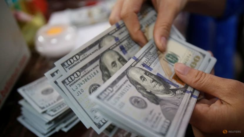 Dollar drifts toward monthly loss as Fed bets ease Dollar drifts toward monthly loss as Fed bets ease