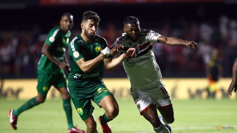 Controversial penalty helps Sao Paulo to win over Cuiaba Controversial penalty helps Sao Paulo to win over Cuiaba