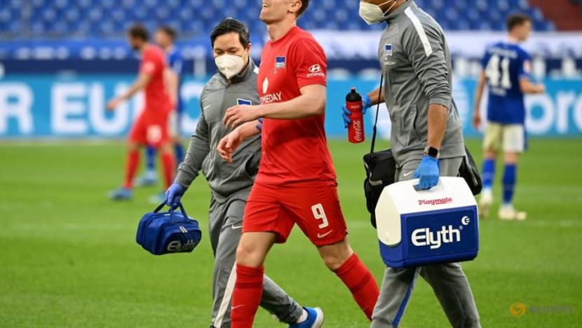 Soccer-Poland striker Piatek out of Euro 2020 with ankle injury Soccer-Poland striker Piatek out of Euro 2020 with ankle injury
