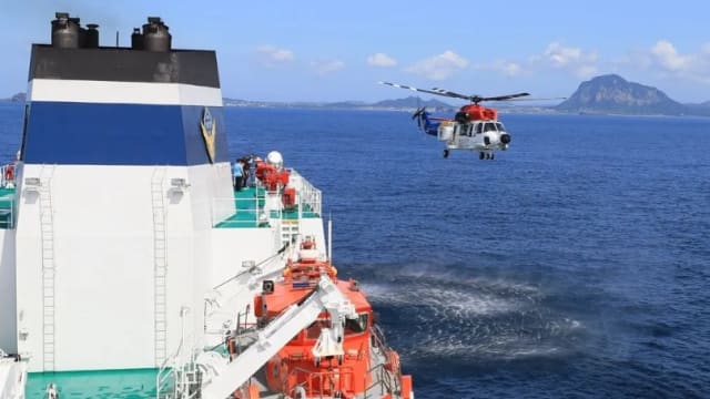 香港货轮在日本长崎岸外沉没 22名船员在船上