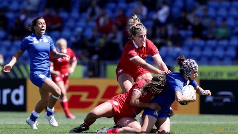 Rugby-Forward power gets Canada past fast-starting Italy Rugby-Forward power gets Canada past fast-starting Italy
