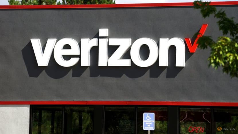 5G speeds up Verizon's postpaid user additions, helps raise profit view 5G speeds up Verizon's postpaid user additions, helps raise profit view