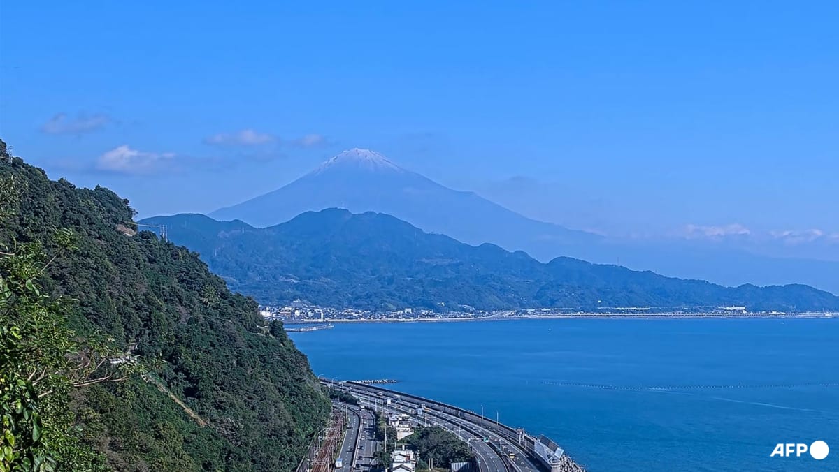 Snow seen on Mount Fuji after record time without Snow seen on Mount Fuji after record time without