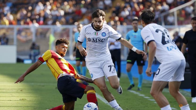 Napoli keep on climbing table with 4-0 win at Lecce