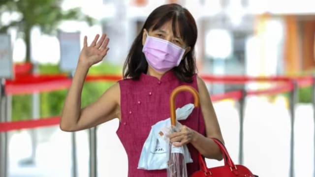 地铁上评论乘客种族身份 妇女控状撤销改严厉警告