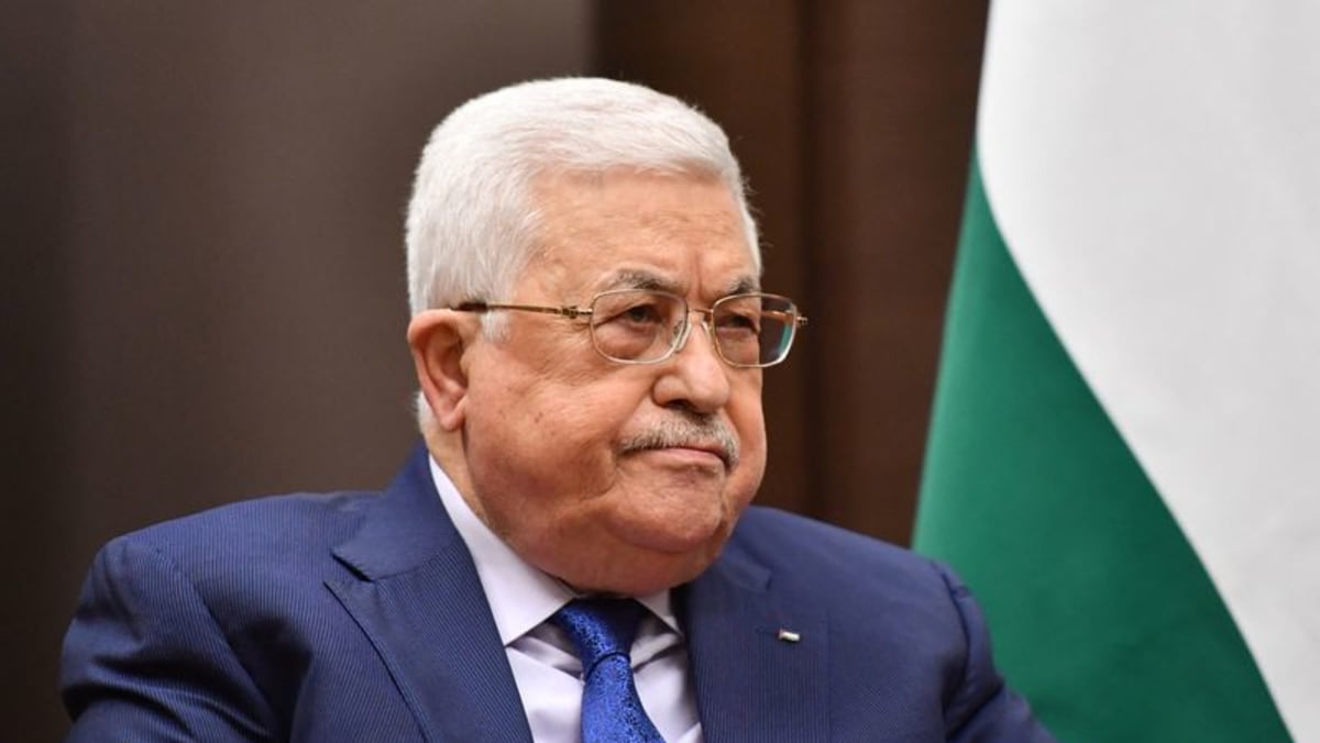 Warga Palestina memberikan suaranya dalam pemilu lokal di tengah meningkatnya kemarahan terhadap Abbas