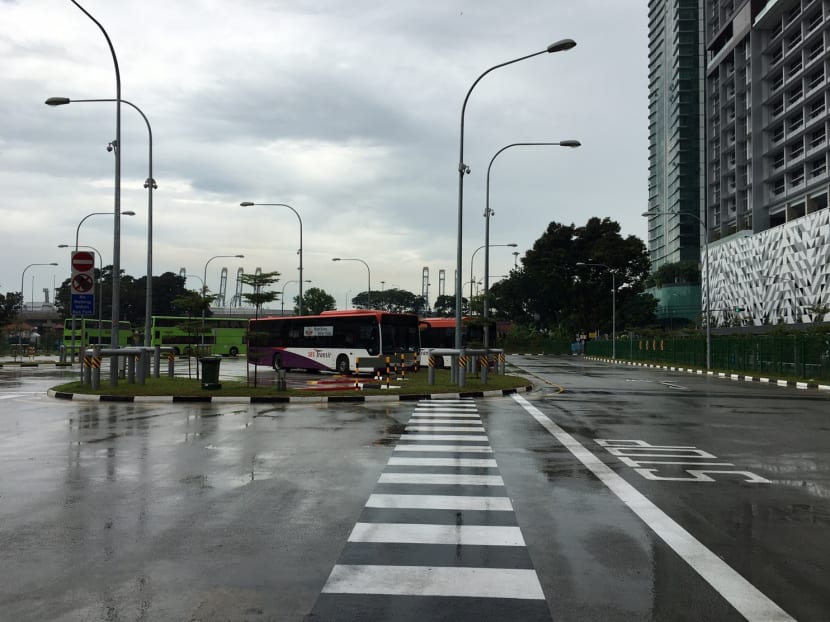 The new Shenton Way bus terminal is a stone’s throw from its former location, which is making way for the coming Prince Edward MRT Station on the Circle Line. Photo: Alfred Chua/TODAY
