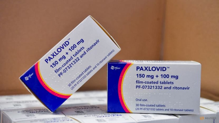 US doctors reconsider Pfizer's Paxlovid for lower-risk COVID patients US doctors reconsider Pfizer's Paxlovid for lower-risk COVID patients