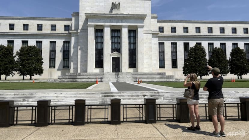 Commentary: Debt crisis looms as outlook for growth remains uncertain Commentary: Debt crisis looms as outlook for growth remains uncertain