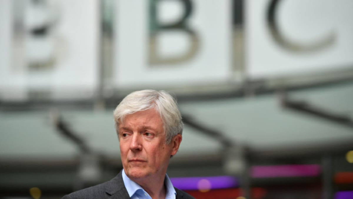 Mantan pimpinan BBC Tony Hall mengundurkan diri dari jabatan penting penyelidikan Diana