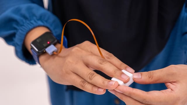 三机构携手研发首个衡量皮肤触感可穿戴传感器