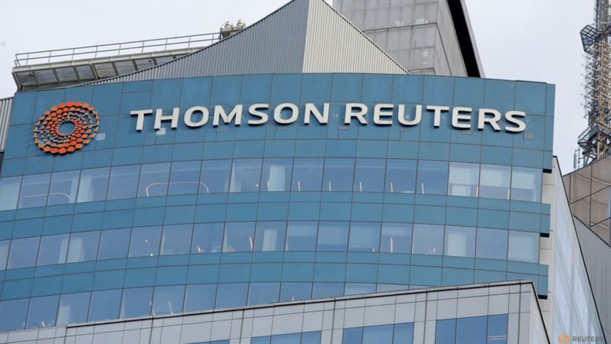 Thomson Reuters melampaui perkiraan untuk kuartal keempat, melihat perekonomian global melemah
