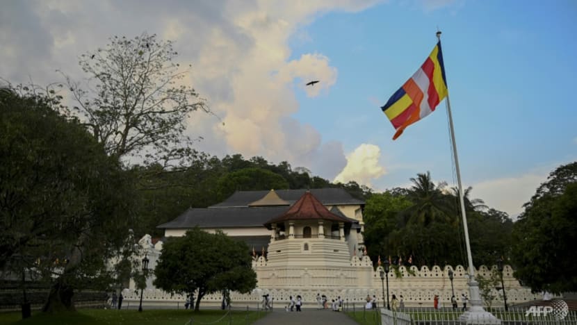 Sri Lanka president seeks unity government to save economy