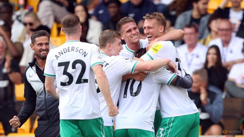 Saint-Maximin snatches late point for Newcastle at Wolves Saint-Maximin snatches late point for Newcastle at Wolves