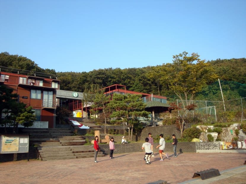 S Korean school bans students from having tuition