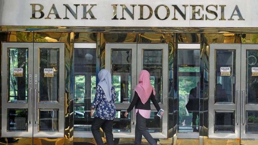 Bank Indonesia keeps rates unchanged, flags risk of growth softening