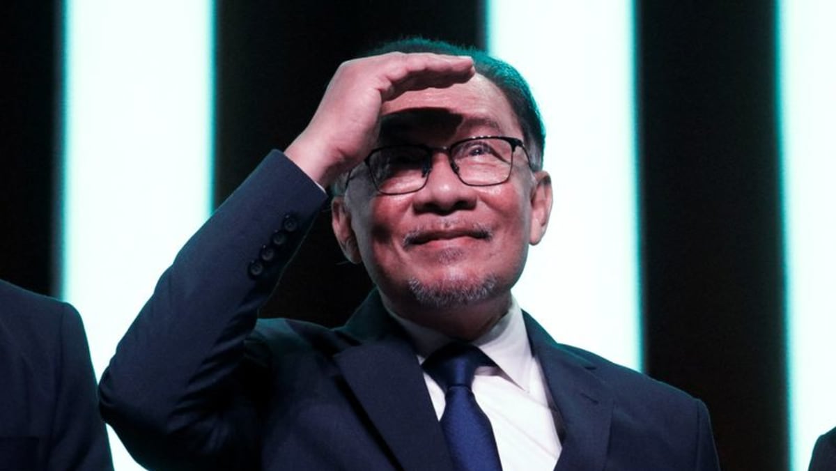 Malaysia aims to be among top 30 largest economies within 10 years: PM Anwar