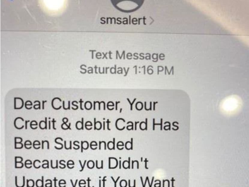 The police is warning the public to be aware of fake SMS they receive on their phones because the messages are not official SMS disseminated by any bank or credit or debit card issuers.