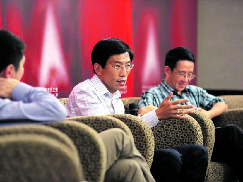 Dr Chee Soon Juan (left) and blogger Alex Au at a panel discussion to mark the SDP’s 35th anniversary yesterday.