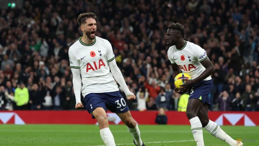 Bentancur's late double gives Spurs win in thriller against Leeds Bentancur's late double gives Spurs win in thriller against Leeds