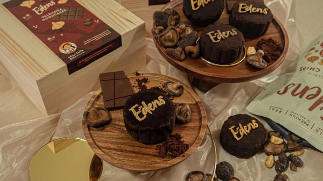 最令人意想不到的搭配！Edens推出蒜味巧克力月饼