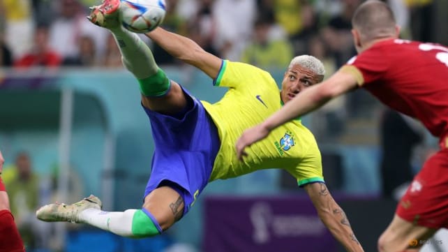 Richarlison turns on style as silky Brazil see off Serbia