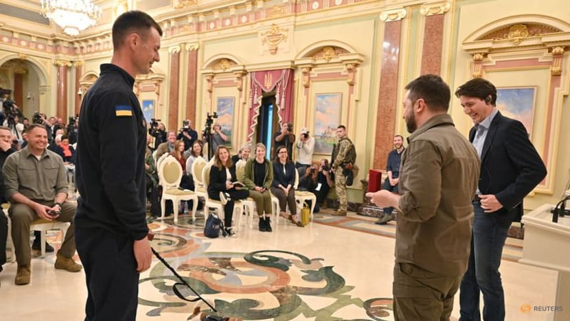 Canada's Trudeau announces new weapons for Ukraine in visit to Kyiv Canada's Trudeau announces new weapons for Ukraine in visit to Kyiv