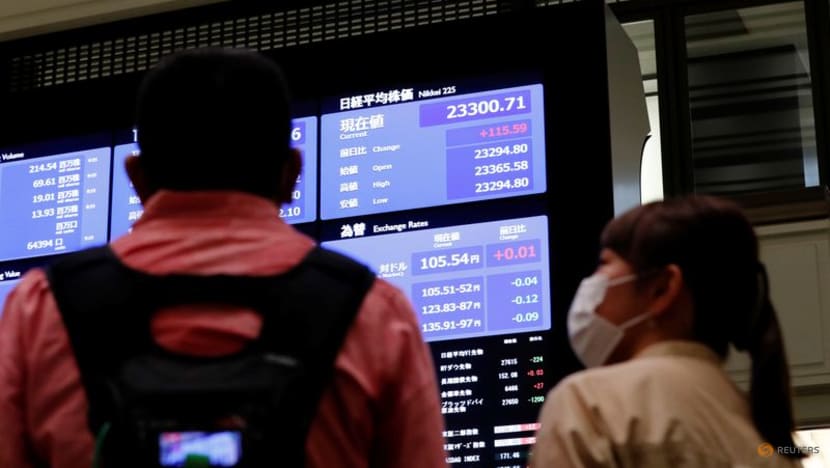 Stocks pinned to lows as rate fears weigh Stocks pinned to lows as rate fears weigh