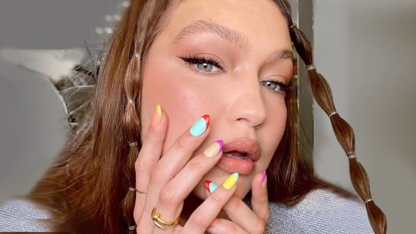 Kylies latest set: These are definitely 'i'm about to have a newborn' nails  : r/KUWTK