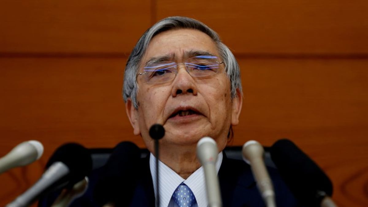 Kuroda dari BOJ menjanjikan kebijakan yang mudah, memperingatkan pukulan ekonomi dari kenaikan biaya impor