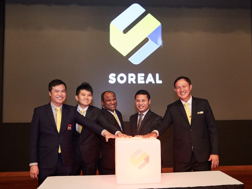(L-R) Mr Jack Chua, CEO/ERA, Mr Jeremiah Ng, CTO/SoReal, Mr Ismail Gafoor, CEO/PropNex, Mr Desmond Lee, Minister for Social and Family Development and Second Minister for National Development, and Mr Goh Kee Nguan, CEO/Huttons Asia at the launch of SoReal. Photo: Ministry of National Development