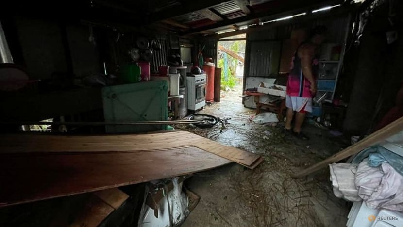 Strong typhoon cuts power, causes flooding in northern Philippines 