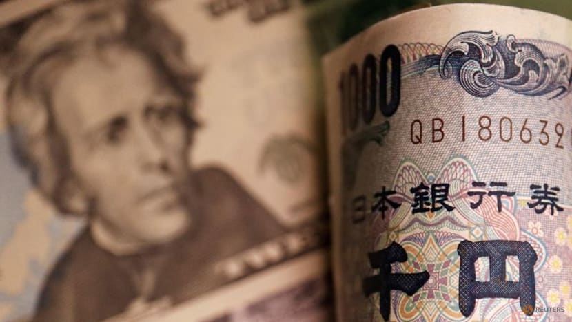 Dollar gains, yen flirts with intervention levels Dollar gains, yen flirts with intervention levels