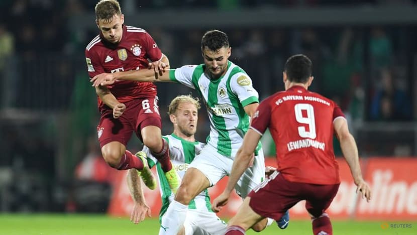 Ten-man Bayern cruise past Fuerth to open up three-point lead Ten-man Bayern cruise past Fuerth to open up three-point lead